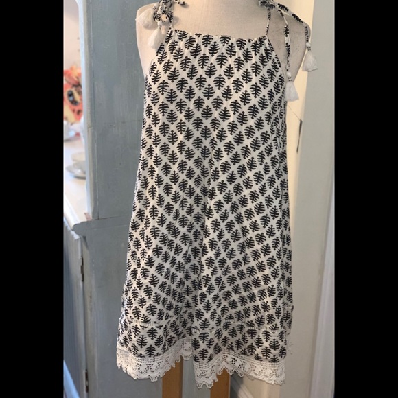 NWT Adorable Sack Shift Dress Crochet Hem XS /S - Picture 2 of 8